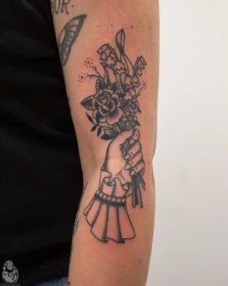 Hand Bloemen Oldschool Tattoo