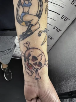 skull gouden tand oldschool tattoo
